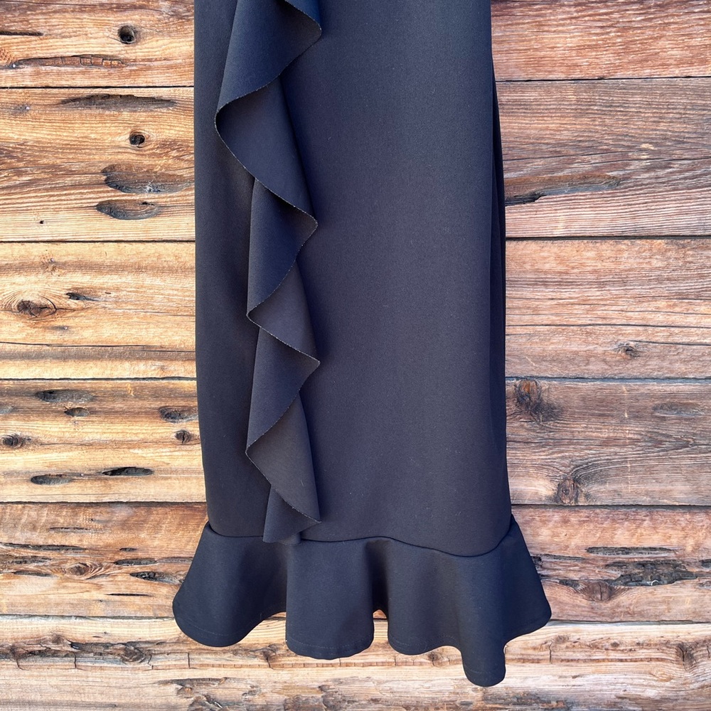 BOOHOO | V-Neck Ruffle Bodycon Midi Dress 4 - Picture 4 of 6